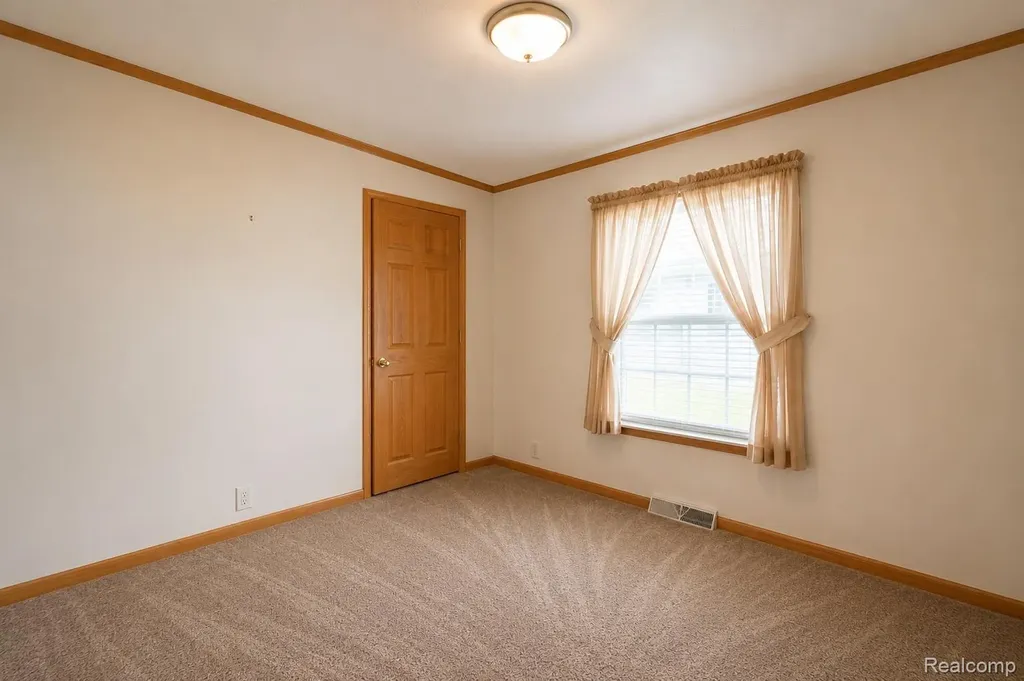 312 Cranberry Beach Boulevard White Lake Charter Township MI 48386