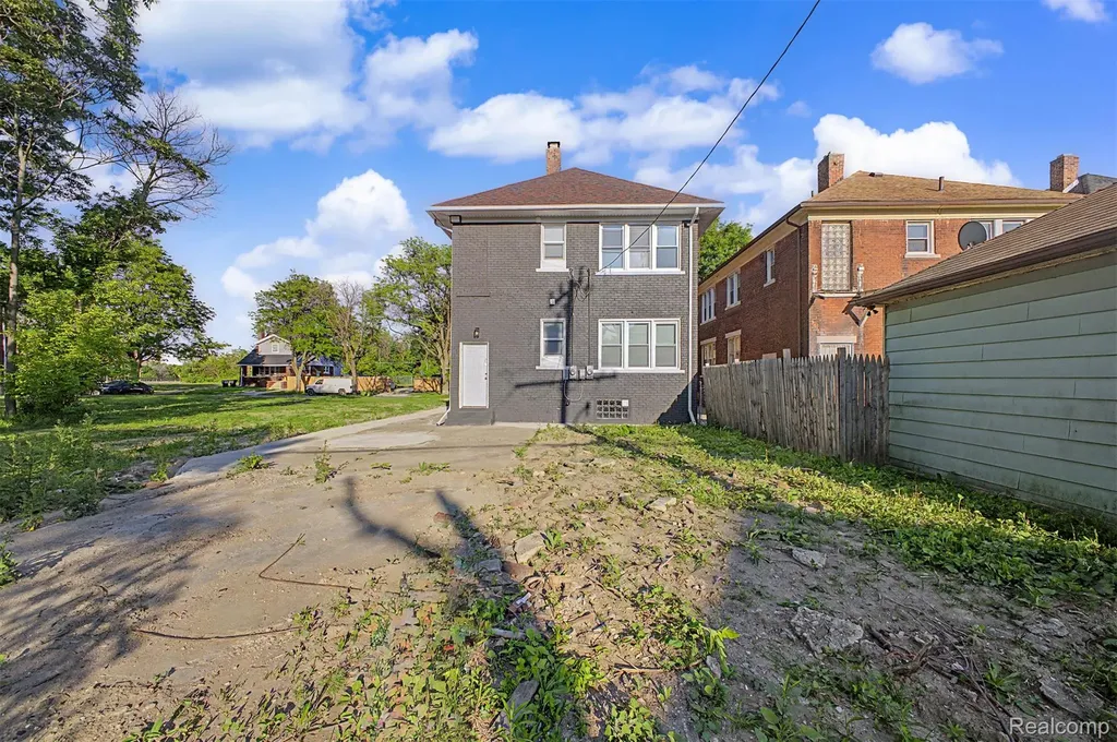 5060 S Clarendon Street Detroit City MI 48204