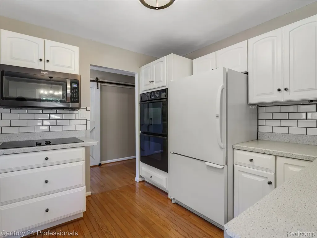 4921 Huron Drive Independence Charter Township MI 48348