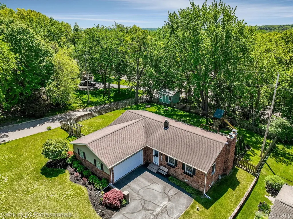 4921 Huron Drive Independence Charter Township MI 48348