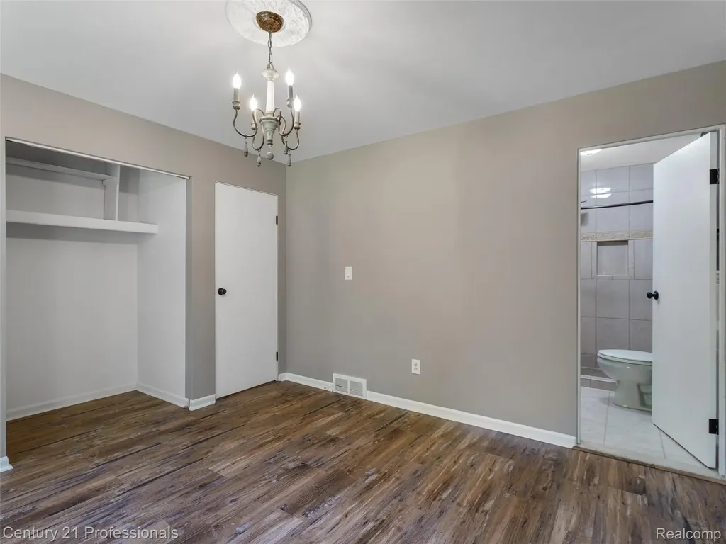 4921 Huron Drive Independence Charter Township MI 48348