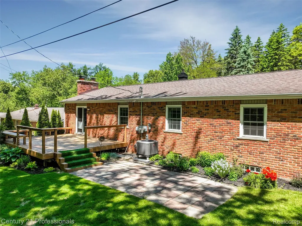 4921 Huron Drive Independence Charter Township MI 48348