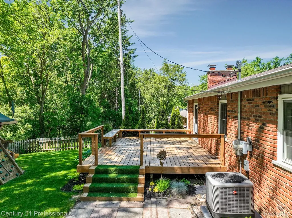 4921 Huron Drive Independence Charter Township MI 48348