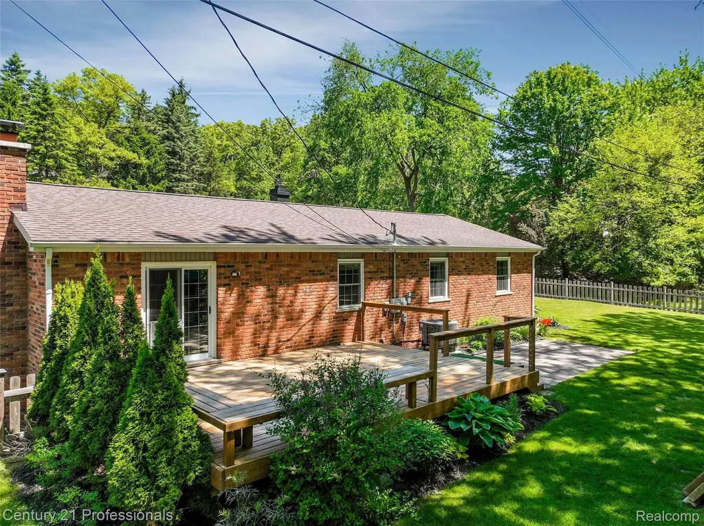 4921 Huron Drive Independence Charter Township MI 48348
