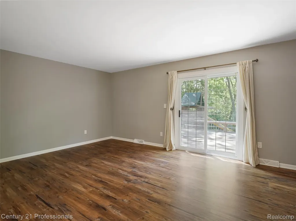 4921 Huron Drive Independence Charter Township MI 48348