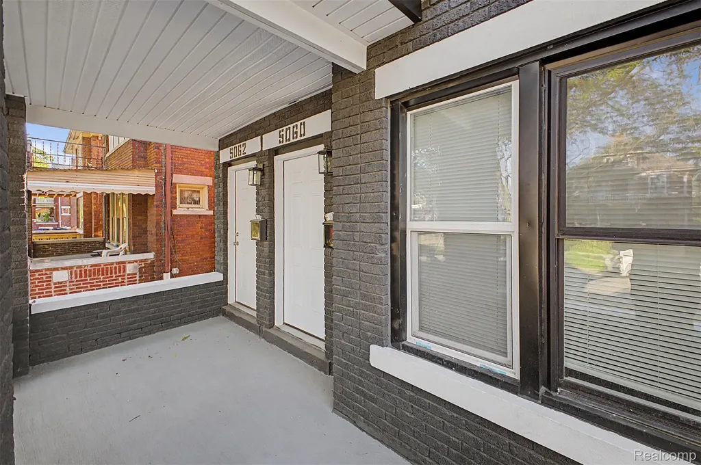 5060 S Clarendon Street Detroit City MI 48204