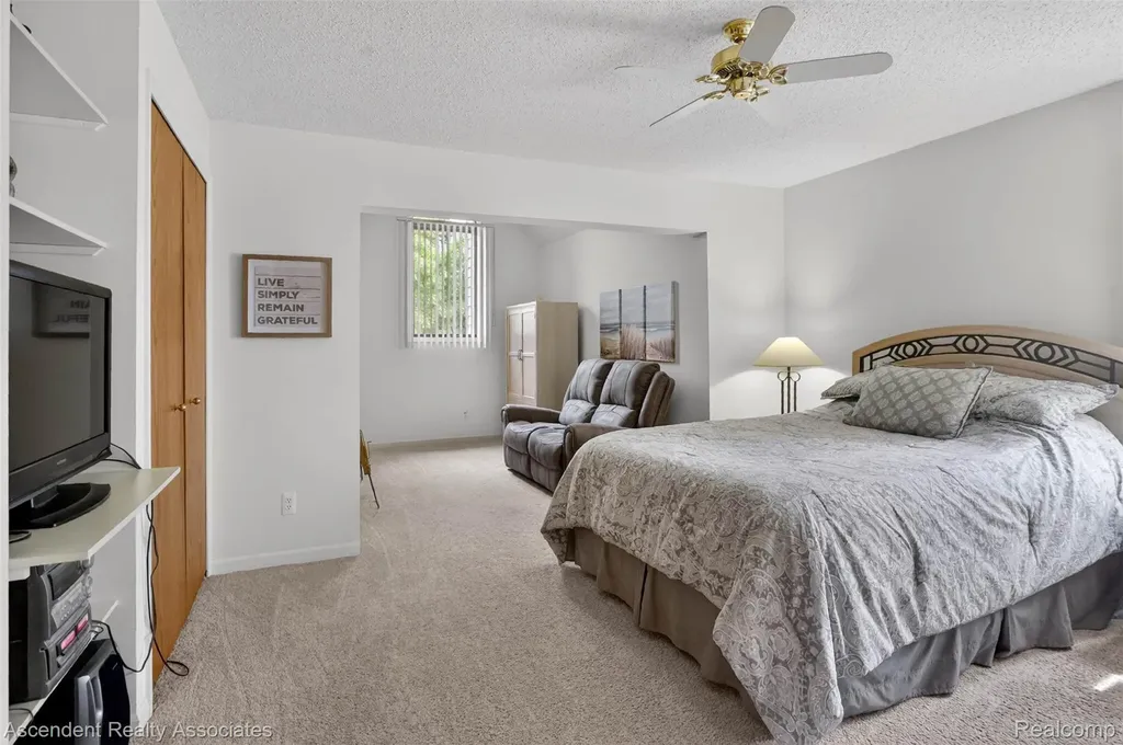 3372 Loon Lake Court Waterford Charter Township MI 48329