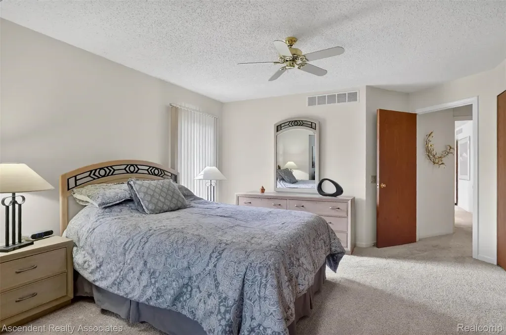 3372 Loon Lake Court Waterford Charter Township MI 48329
