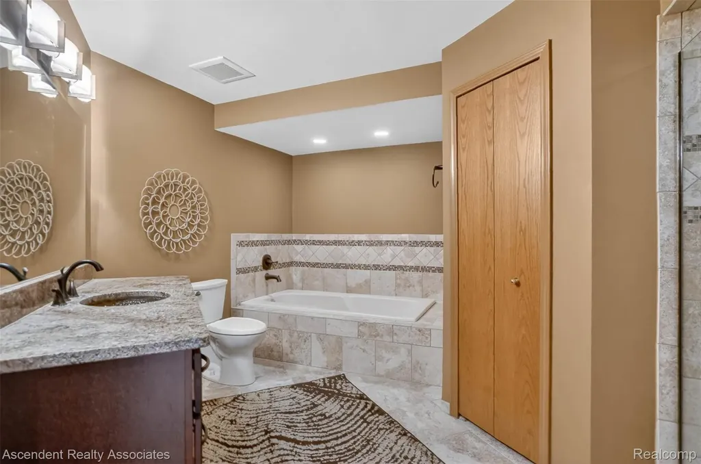 3372 Loon Lake Court Waterford Charter Township MI 48329