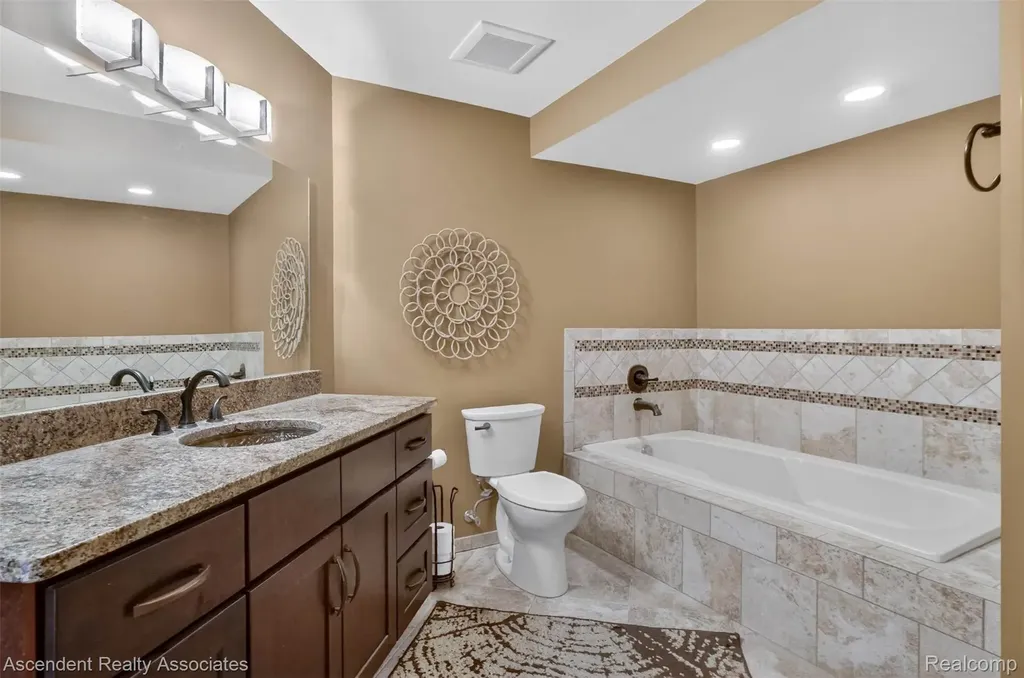 3372 Loon Lake Court Waterford Charter Township MI 48329