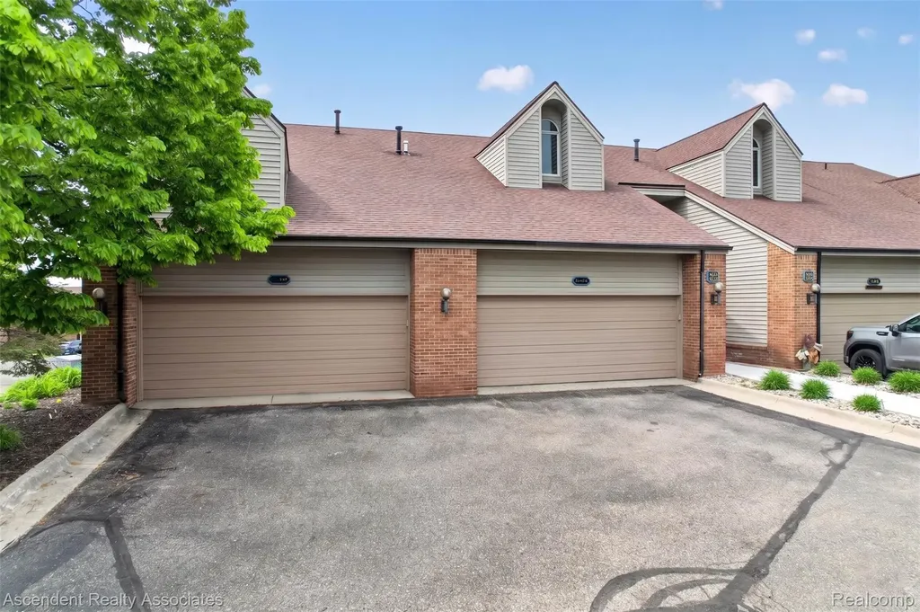 3372 Loon Lake Court Waterford Charter Township MI 48329
