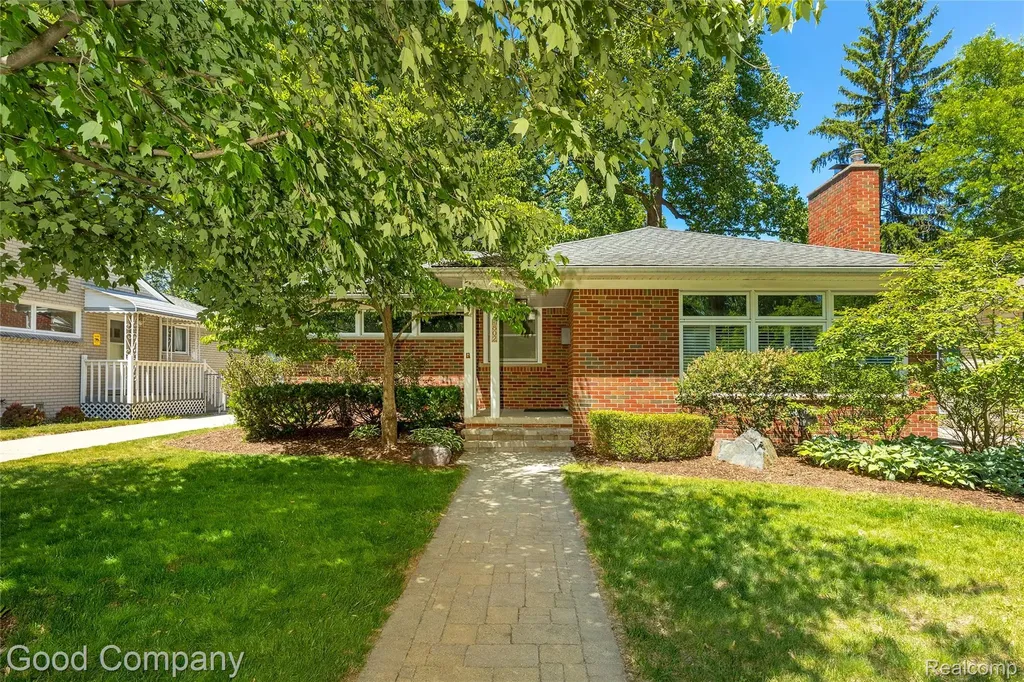 802 Orchard View Drive Royal Oak City MI 48073