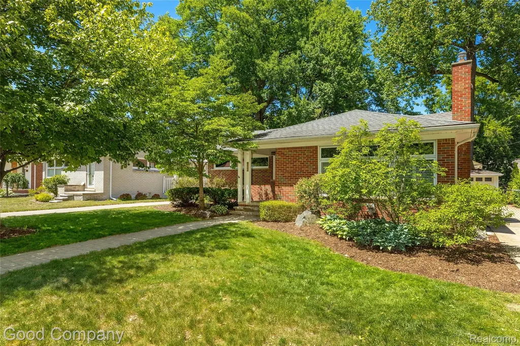 802 Orchard View Drive Royal Oak City MI 48073