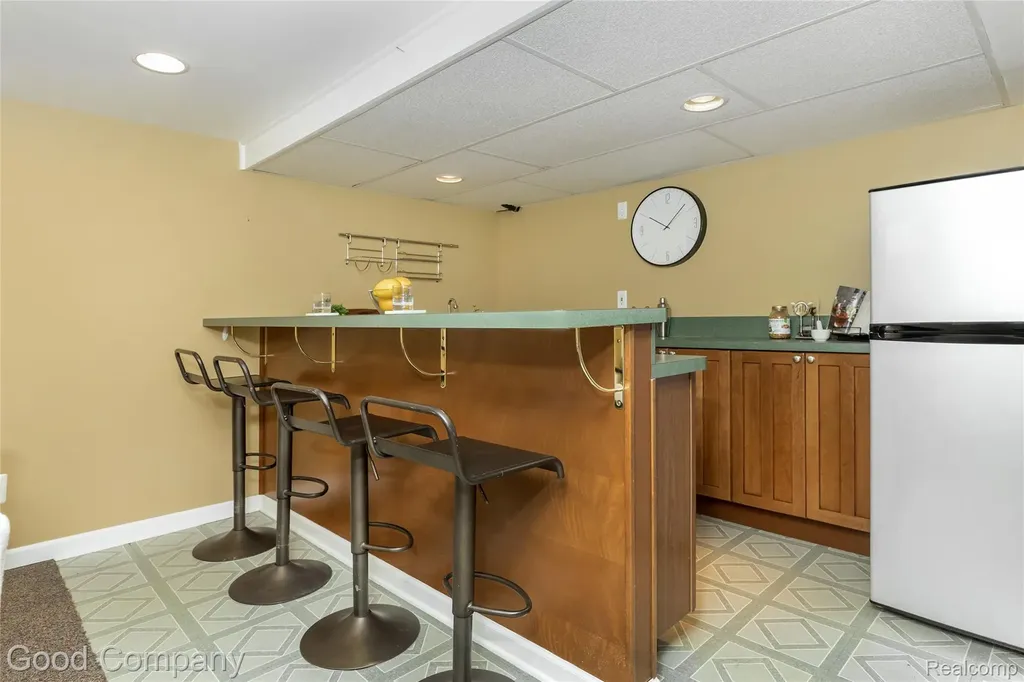 802 Orchard View Drive Royal Oak City MI 48073