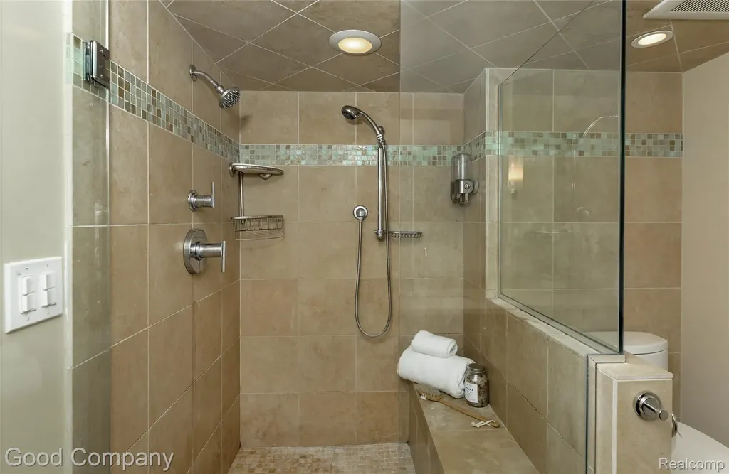 802 Orchard View Drive Royal Oak City MI 48073