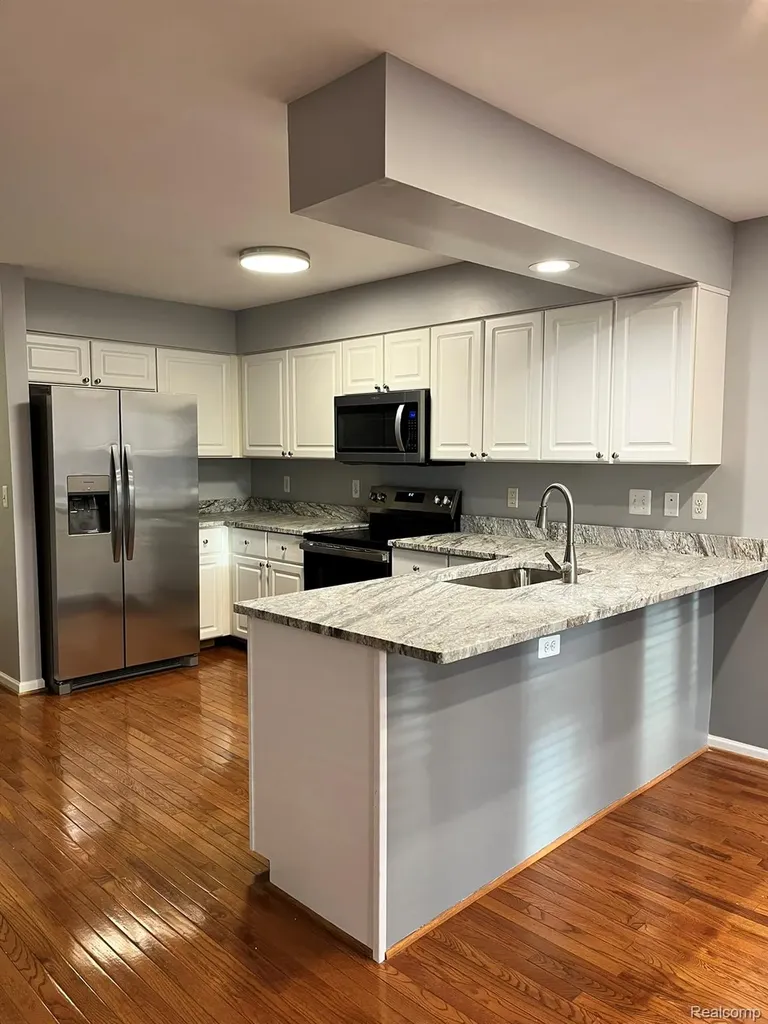 4455 Park Place Dr Park Place Drive Shelby Charter Township MI 48316