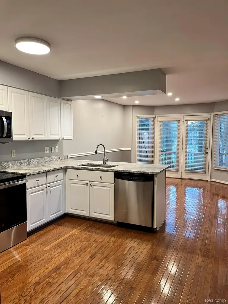 4455 Park Place Dr Park Place Drive Shelby Charter Township MI 48316