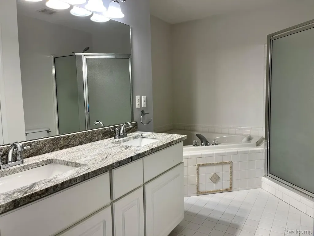 4455 Park Place Dr Park Place Drive Shelby Charter Township MI 48316