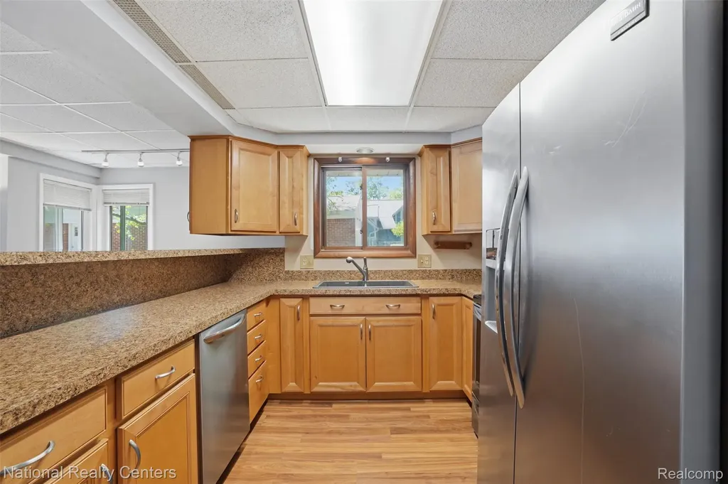 3889 Lakewood Drive Waterford Charter Township MI 48329