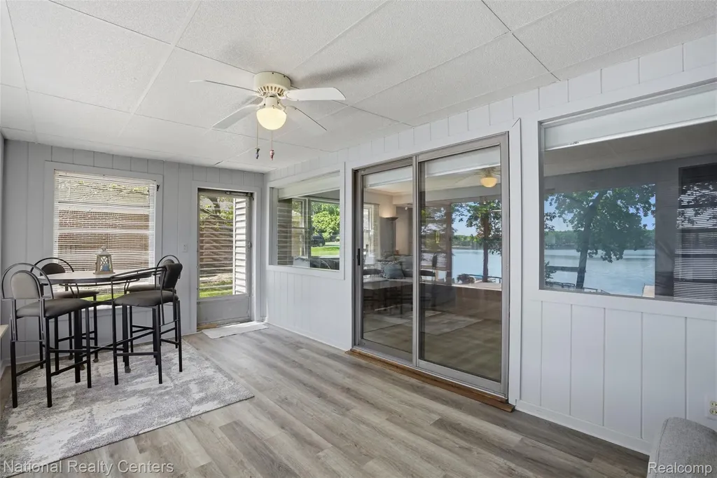 3889 Lakewood Drive Waterford Charter Township MI 48329