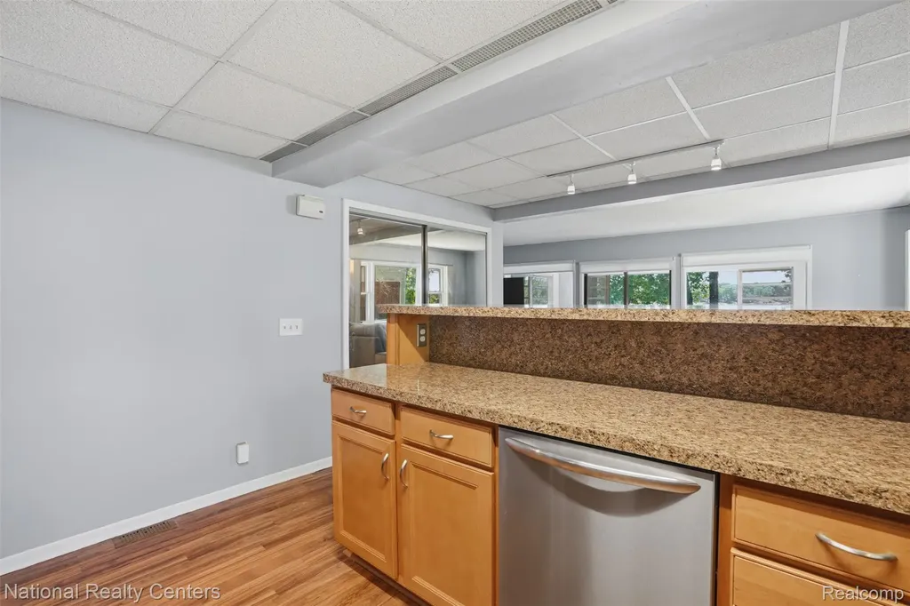 3889 Lakewood Drive Waterford Charter Township MI 48329