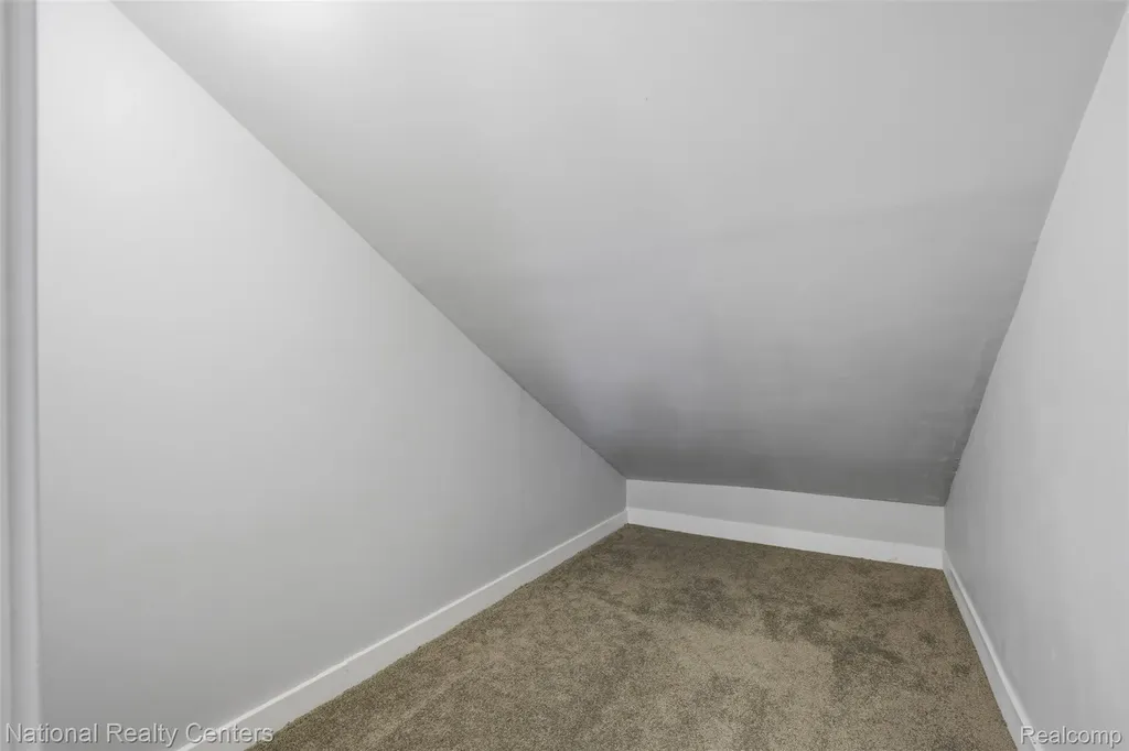 3889 Lakewood Drive Waterford Charter Township MI 48329