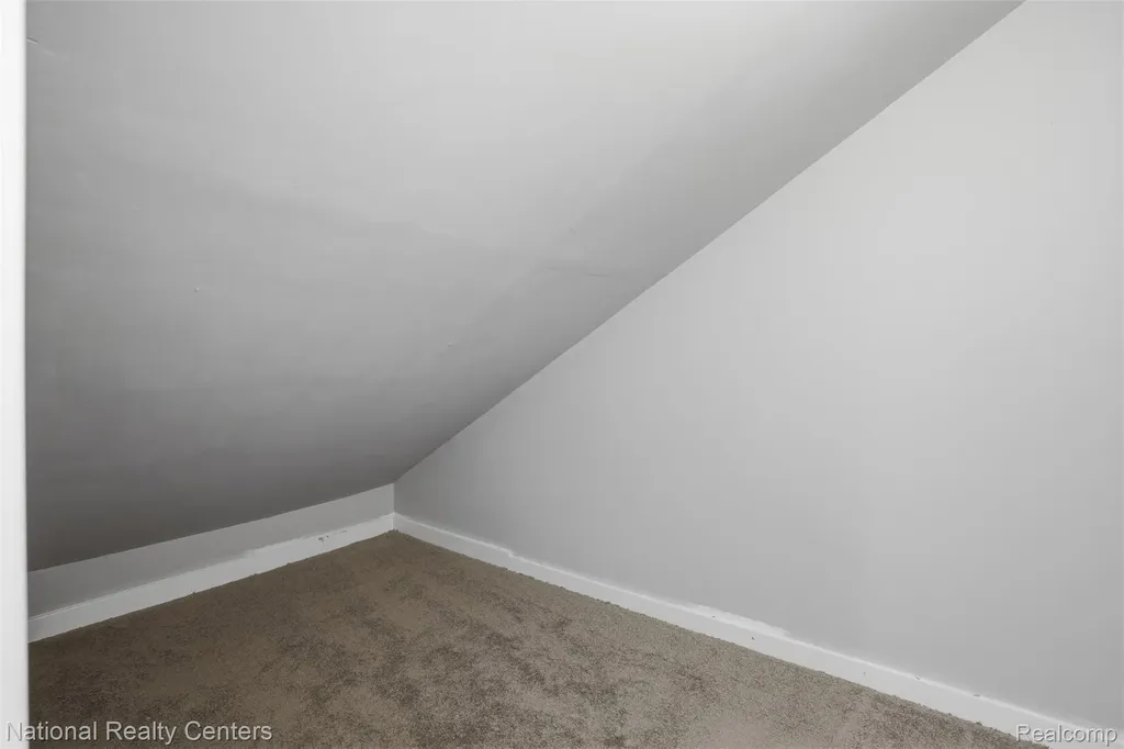 3889 Lakewood Drive Waterford Charter Township MI 48329