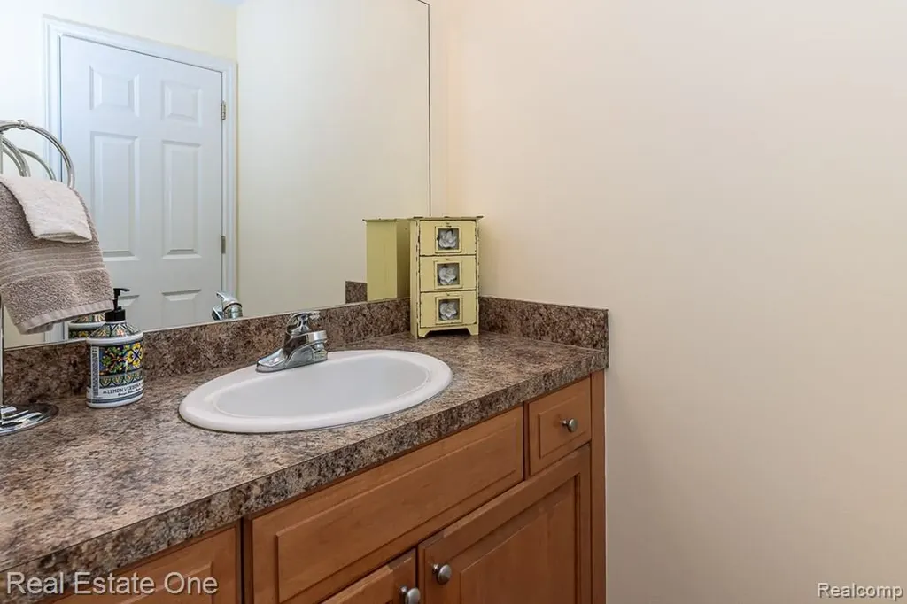 4833 Harding Avenue Independence Charter Township MI 48346
