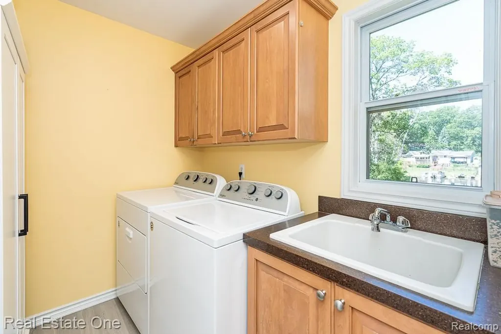 4833 Harding Avenue Independence Charter Township MI 48346
