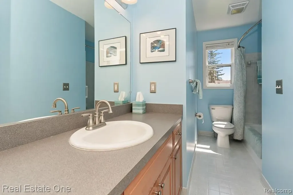 4833 Harding Avenue Independence Charter Township MI 48346