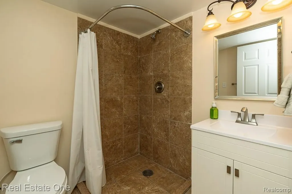 4833 Harding Avenue Independence Charter Township MI 48346