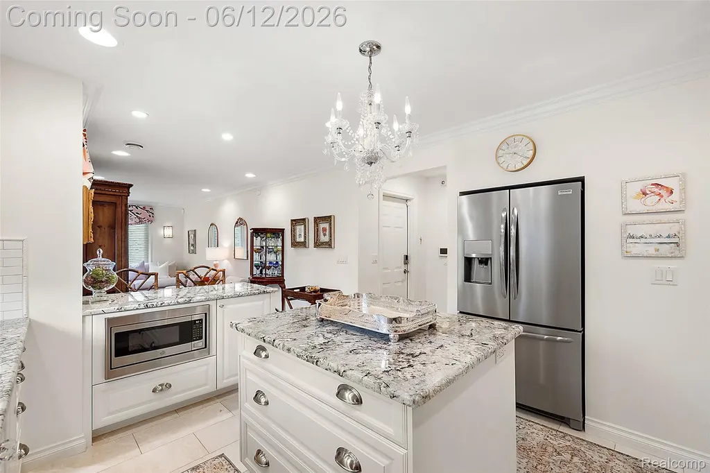 1276 Hillside Drive Birmingham City MI 48009