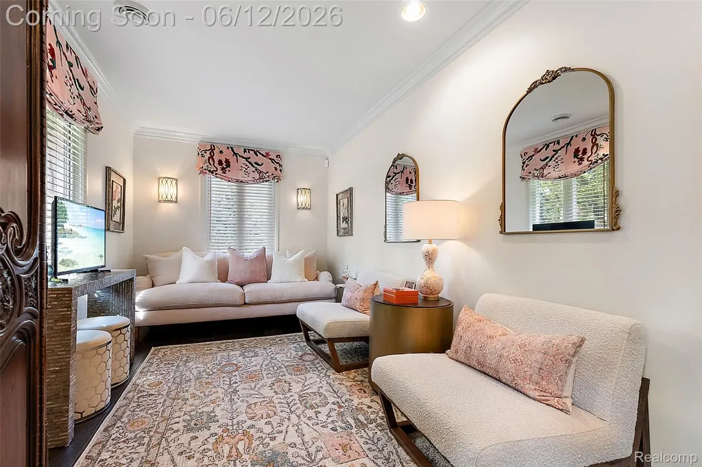 1276 Hillside Drive Birmingham City MI 48009