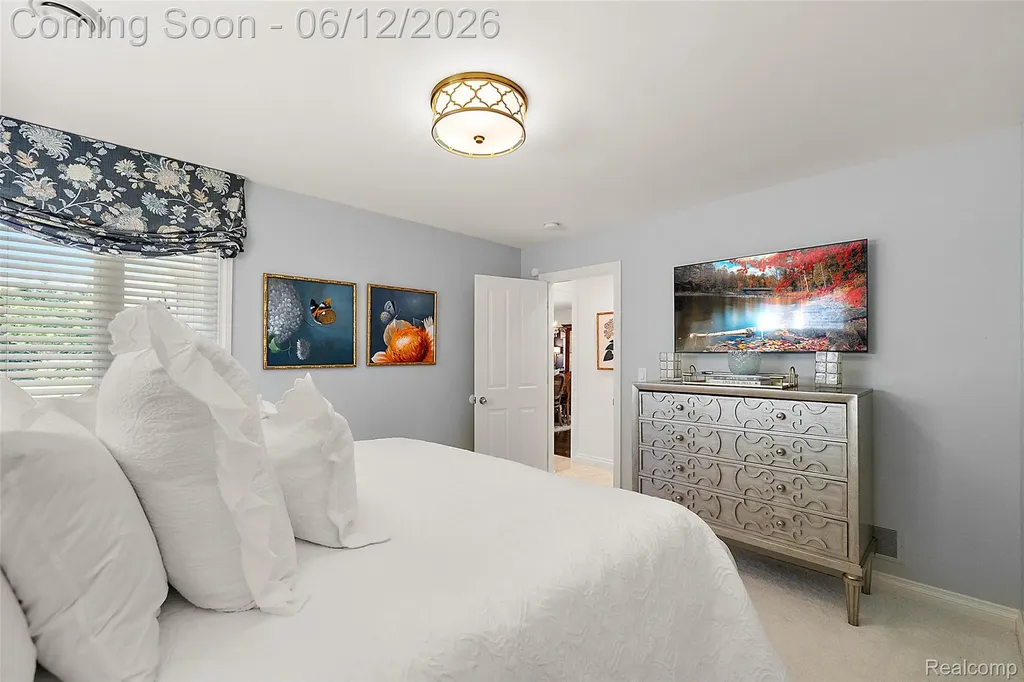 1276 Hillside Drive Birmingham City MI 48009