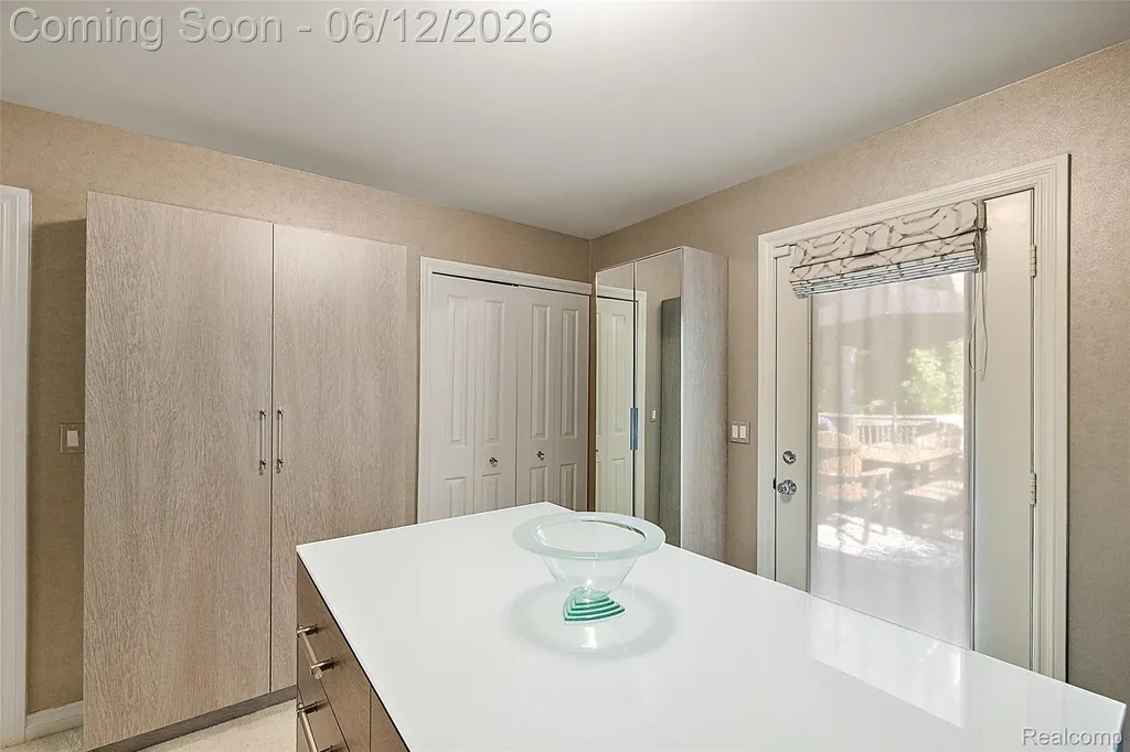 1276 Hillside Drive Birmingham City MI 48009
