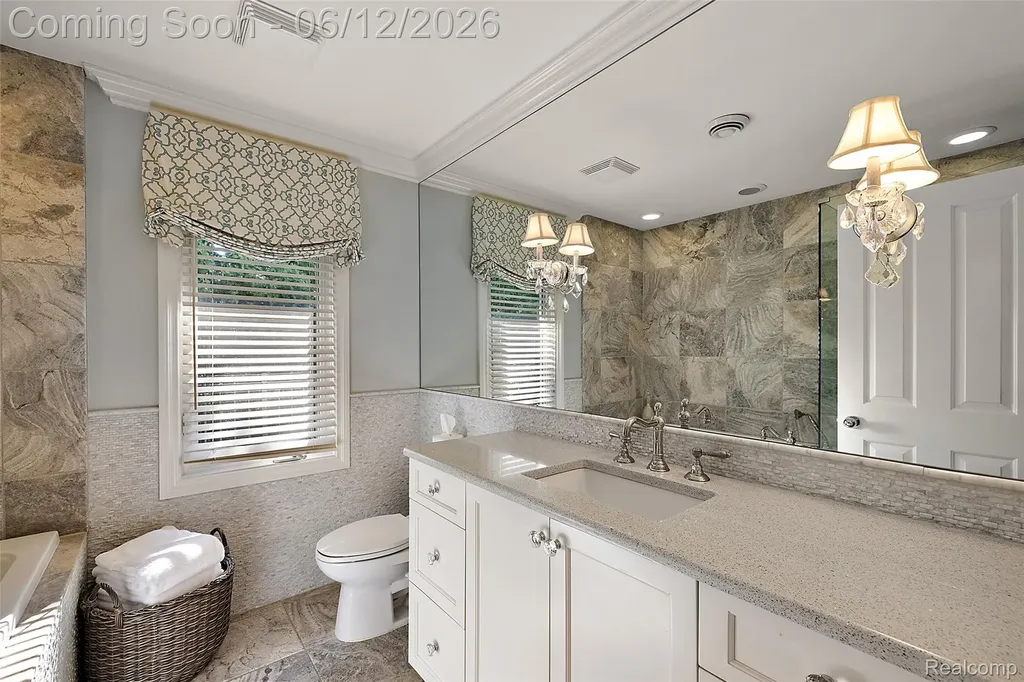 1276 Hillside Drive Birmingham City MI 48009