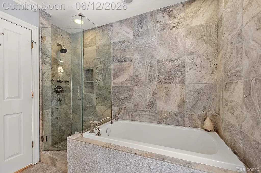1276 Hillside Drive Birmingham City MI 48009