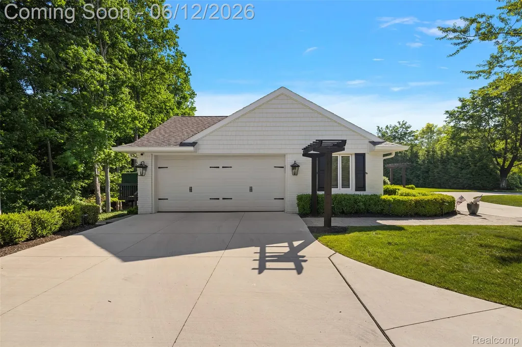 1276 Hillside Drive Birmingham City MI 48009