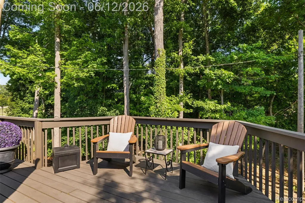 1276 Hillside Drive Birmingham City MI 48009