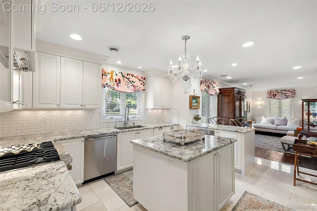 1276 Hillside Drive Birmingham City MI 48009