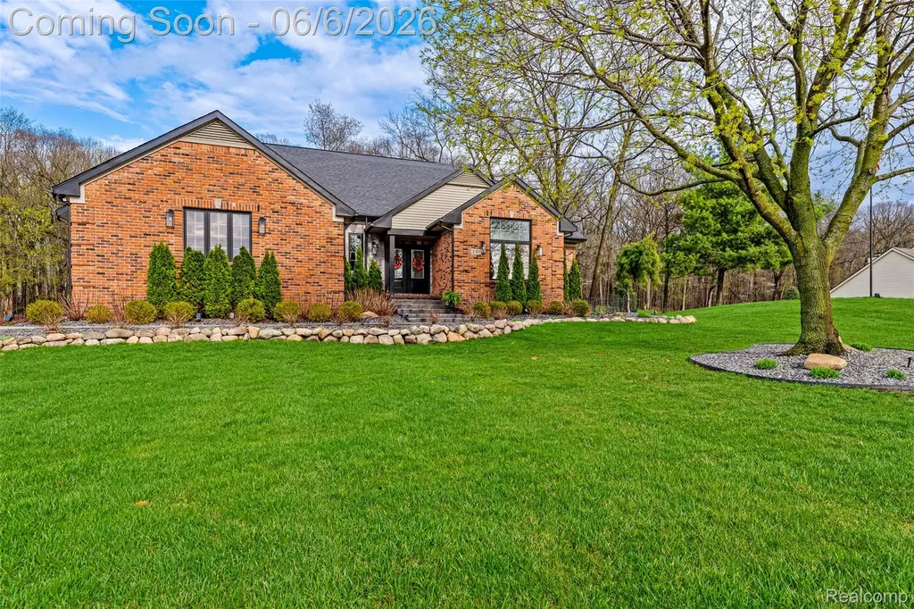 2167 Mayfair Drive White Lake Charter Township MI 48383