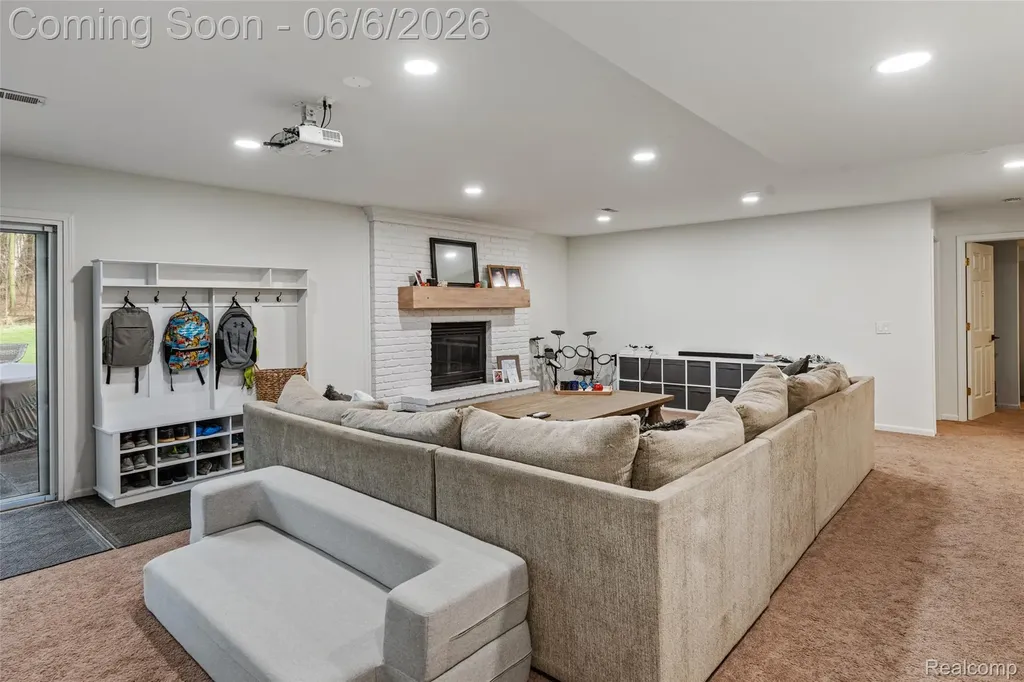 2167 Mayfair Drive White Lake Charter Township MI 48383