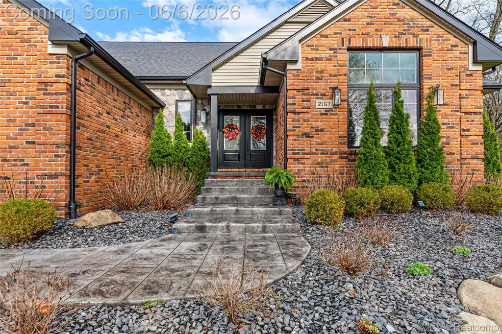2167 Mayfair Drive White Lake Charter Township MI 48383
