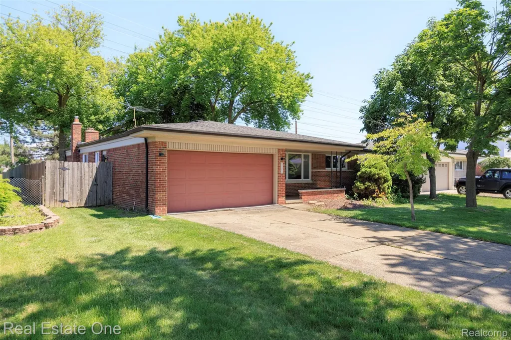 36424 Clifford Drive Sterling Heights City MI 48312