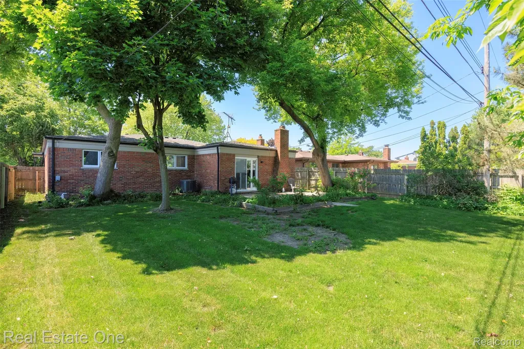 36424 Clifford Drive Sterling Heights City MI 48312