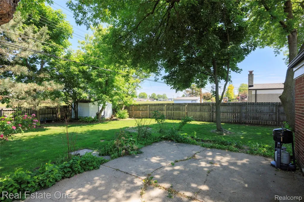 36424 Clifford Drive Sterling Heights City MI 48312
