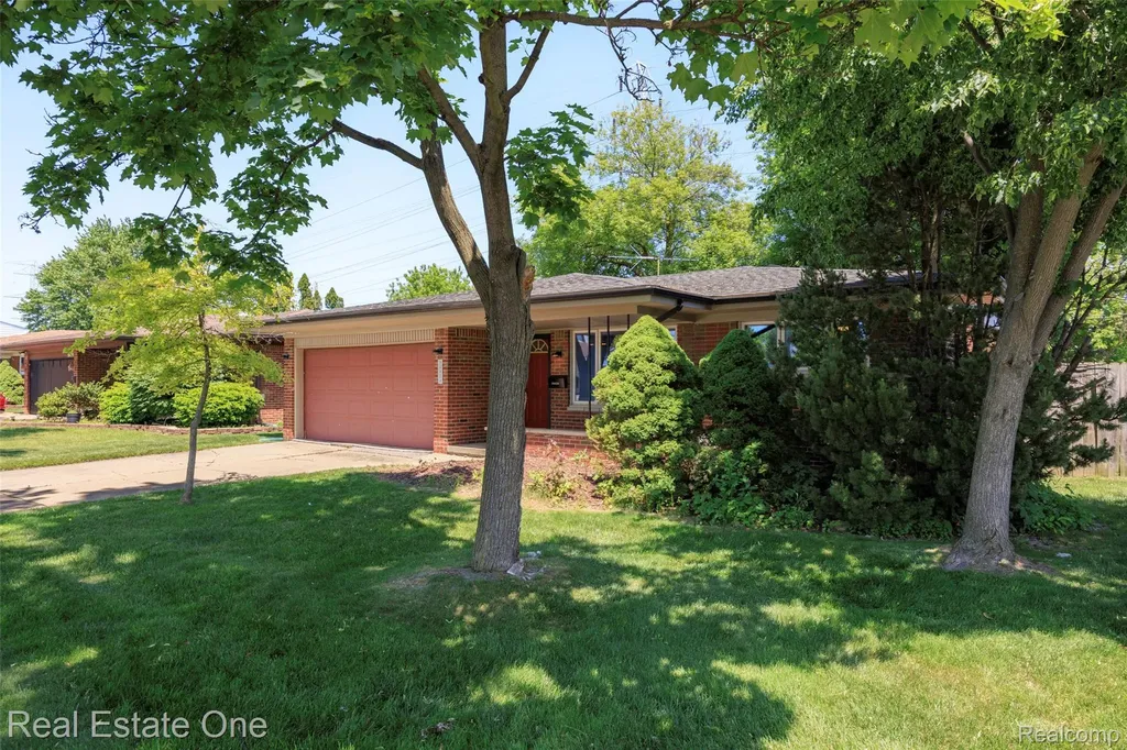 36424 Clifford Drive Sterling Heights City MI 48312