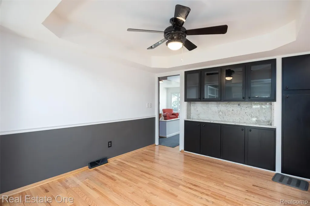 36424 Clifford Drive Sterling Heights City MI 48312