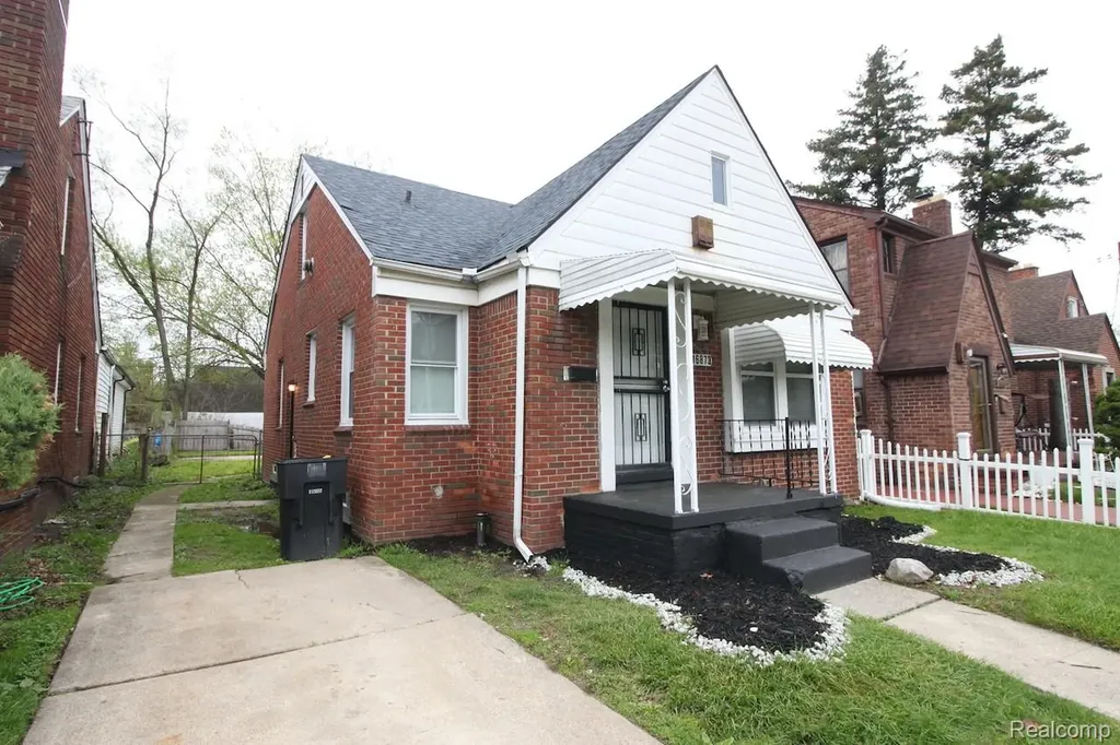16873 Mansfield Street Detroit City MI 48235
