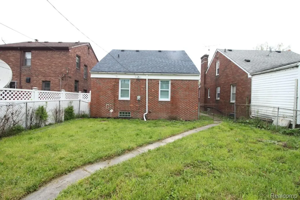 16873 Mansfield Street Detroit City MI 48235